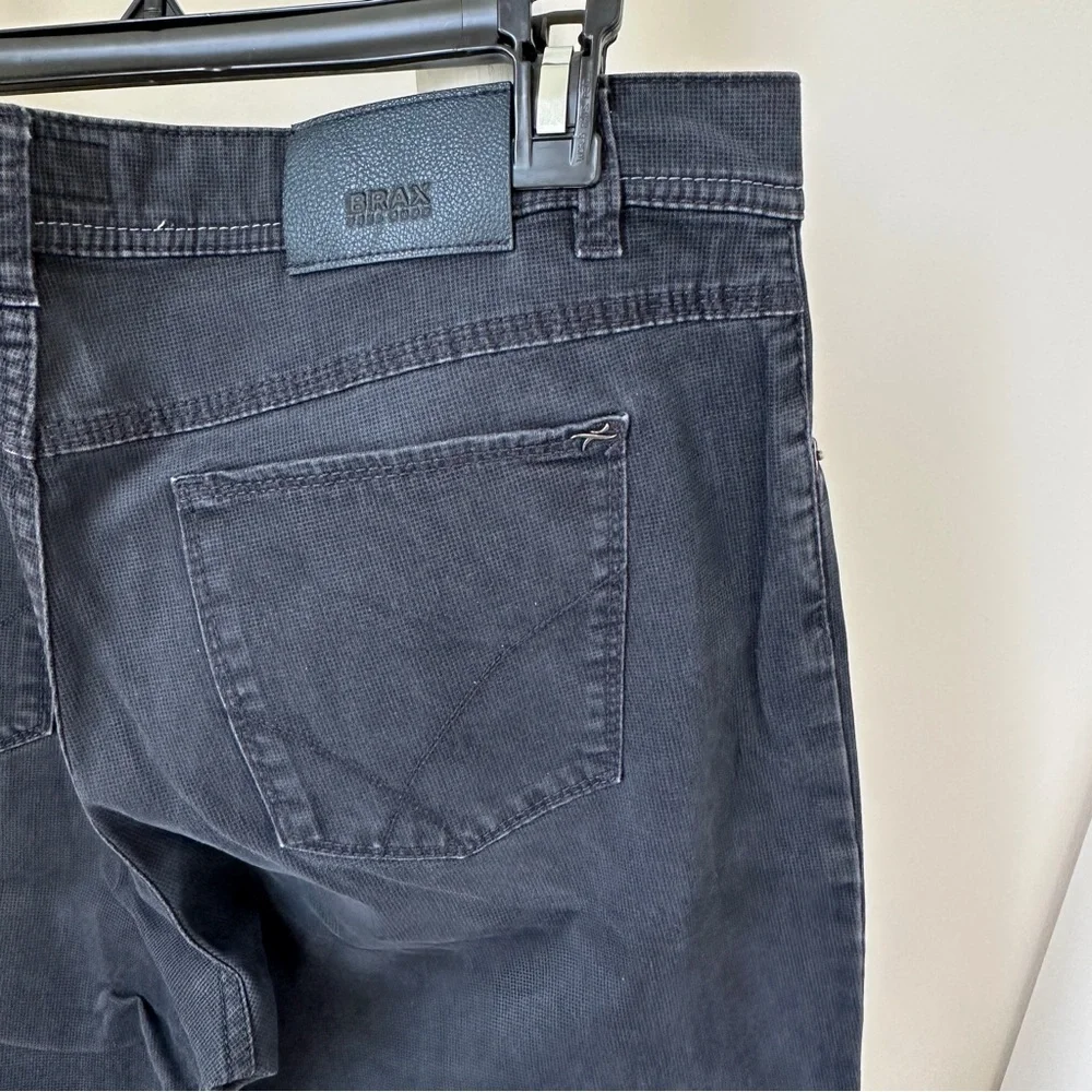 Brax Men’s Cooper Regular Fit Micropattern Five Pocket Navy Pants Size 38